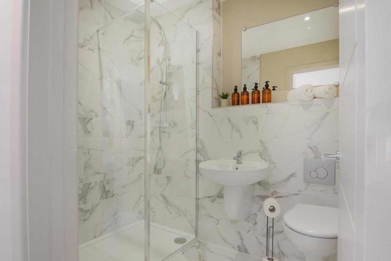 Apartment Three - Free Private Car Park - Sleeps 6 - 3 Shower Rooms - By Ocean City Retreats พลีมัธ ภายนอก รูปภาพ