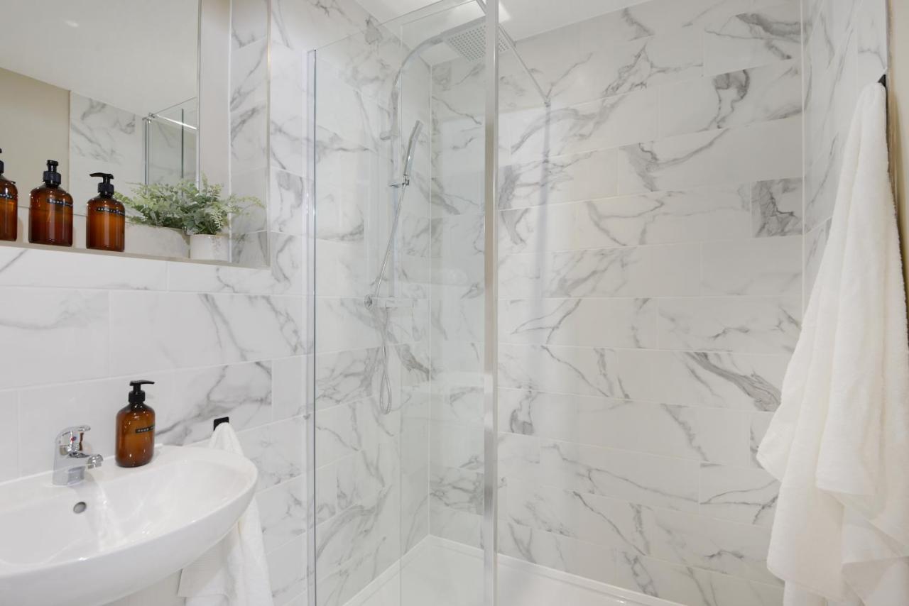 Apartment Three - Free Private Car Park - Sleeps 6 - 3 Shower Rooms - By Ocean City Retreats พลีมัธ ภายนอก รูปภาพ