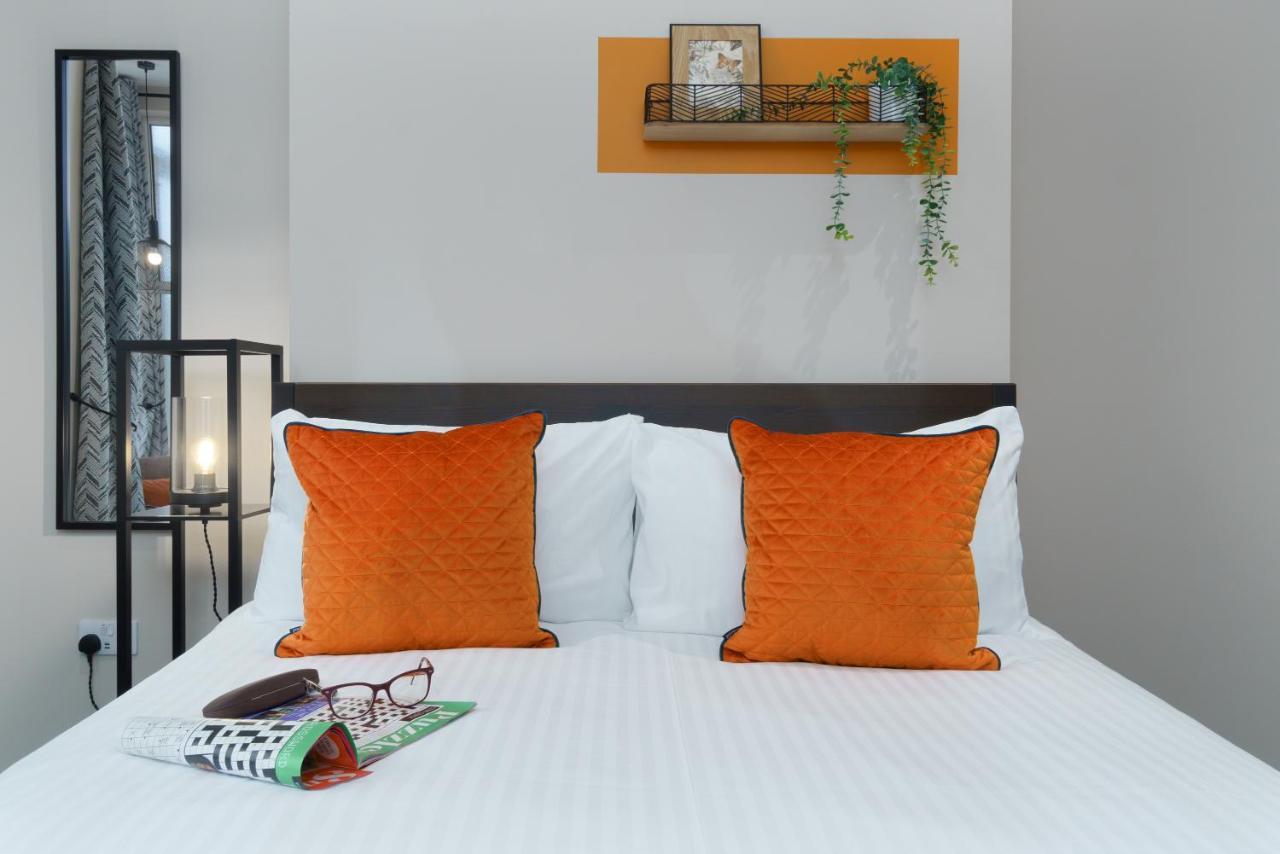 Apartment Three - Free Private Car Park - Sleeps 6 - 3 Shower Rooms - By Ocean City Retreats พลีมัธ ภายนอก รูปภาพ