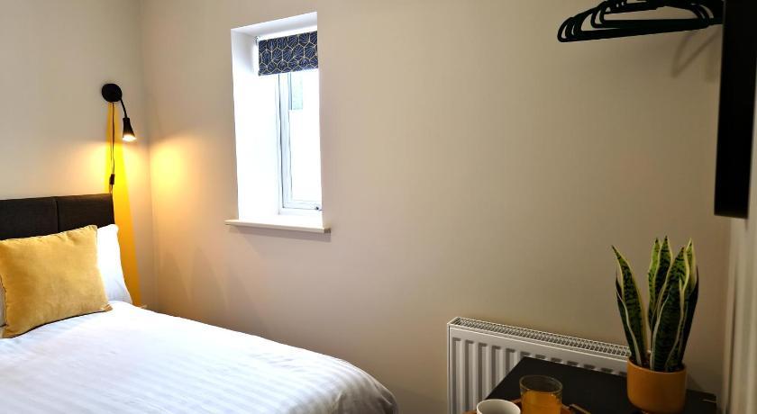 Apartment Three - Free Private Car Park - Sleeps 6 - 3 Shower Rooms - By Ocean City Retreats พลีมัธ ภายนอก รูปภาพ
